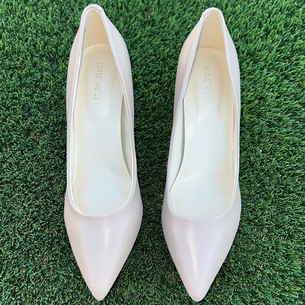 BRAND NEW Nine West pumps SIZE 10